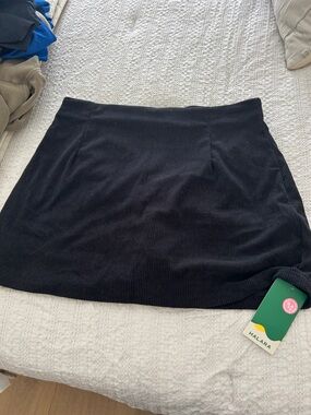 HALARA Black Ribbed Mini Skirt